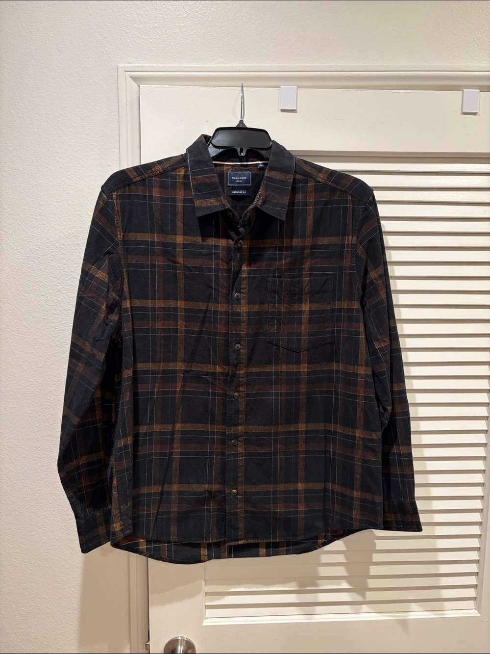 7 Diamonds Black and Brown Plaid Button-Up Shirt